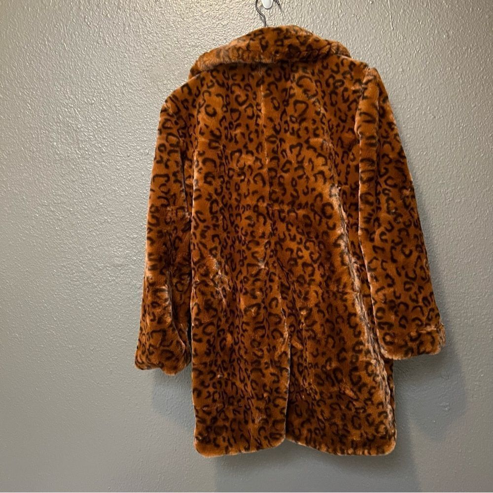 Revolve, Privacy Please Addison Coat in Leopard - Picture 5 of 12